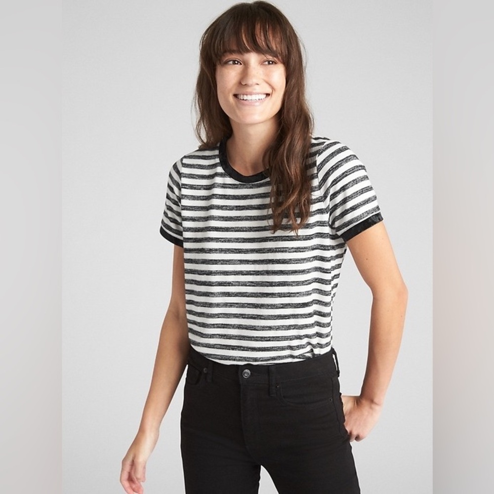 GAP Monochrome Striped Tee
